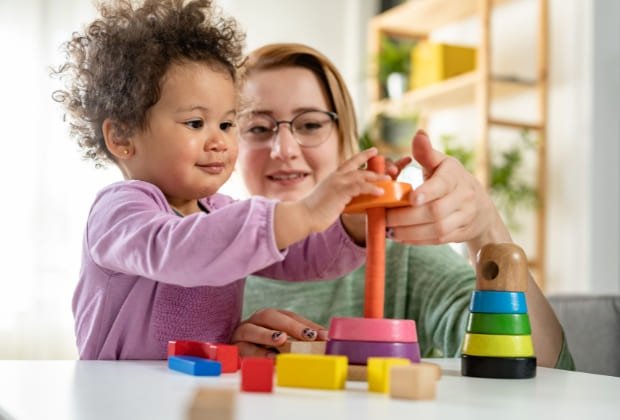 Brinquedo educativo de encaixe